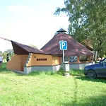 Kalda Talu 別荘 Tõlliste